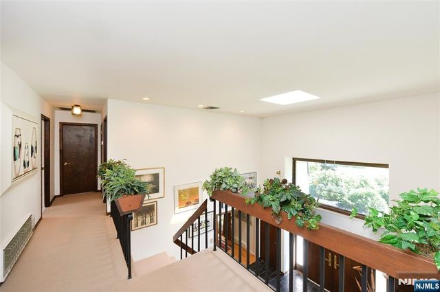 690 Orchard Lane, Franklin Lakes, NJ 07417