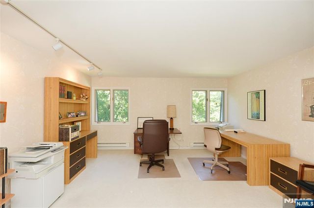 690 Orchard Lane, Franklin Lakes, NJ 07417