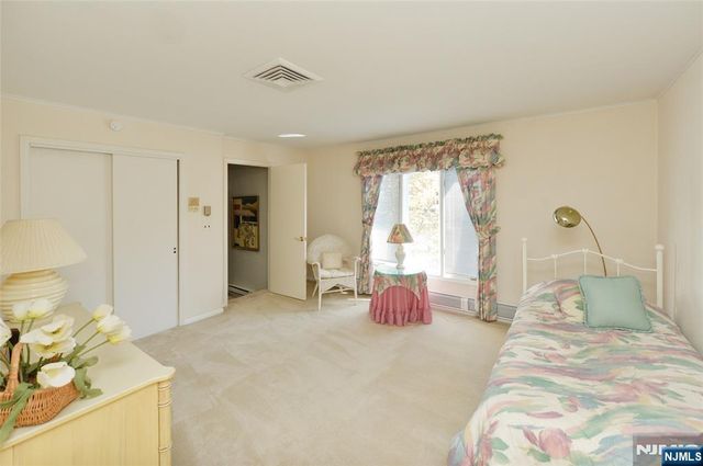 690 Orchard Lane, Franklin Lakes, NJ 07417
