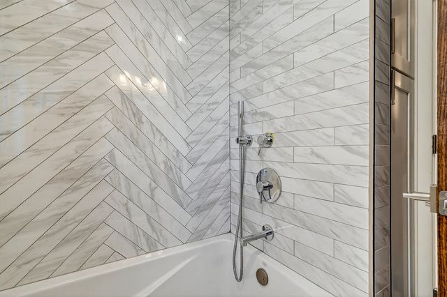 5321 S Nordica Avenue, Chicago, IL 60638