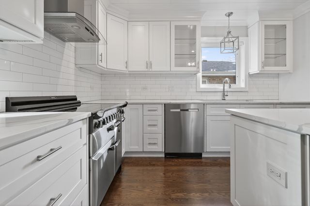 5321 S Nordica Avenue, Chicago, IL 60638