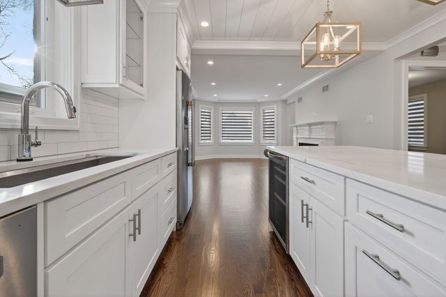 5321 S Nordica Avenue, Chicago, IL 60638