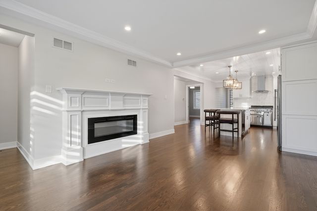 5321 S Nordica Avenue, Chicago, IL 60638