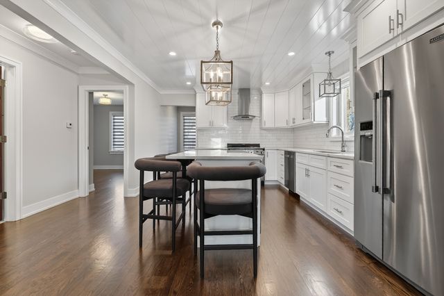 5321 S Nordica Avenue, Chicago, IL 60638