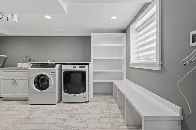 5321 S Nordica Avenue, Chicago, IL 60638