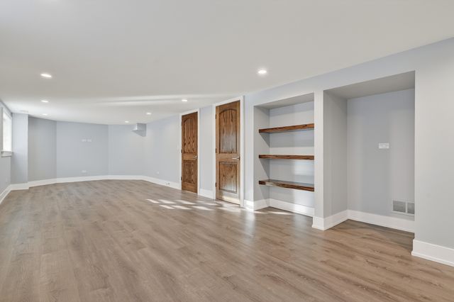 5321 S Nordica Avenue, Chicago, IL 60638