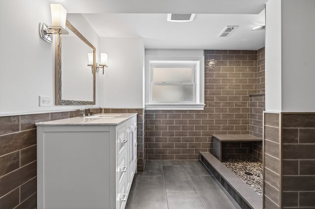 5321 S Nordica Avenue, Chicago, IL 60638