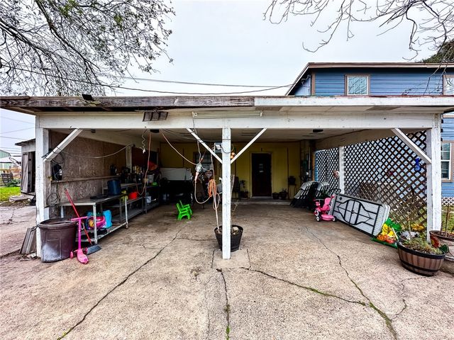 1213 Main Dr, Corpus Christi, TX 78409