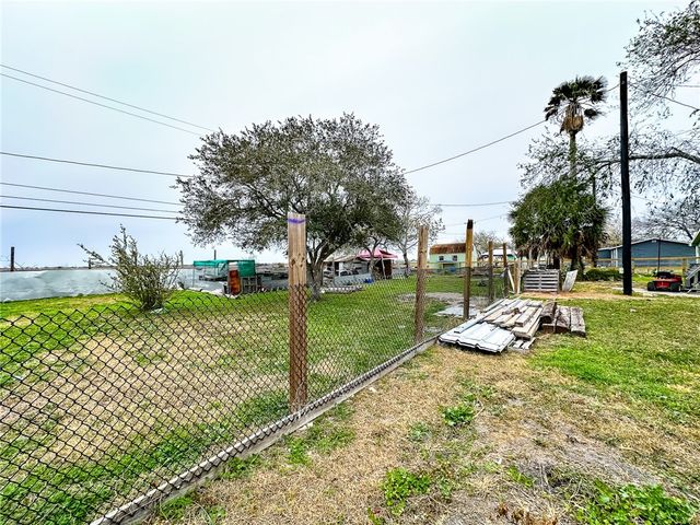 1213 Main Dr, Corpus Christi, TX 78409