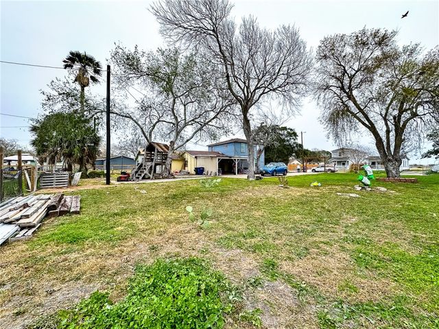 1213 Main Dr, Corpus Christi, TX 78409