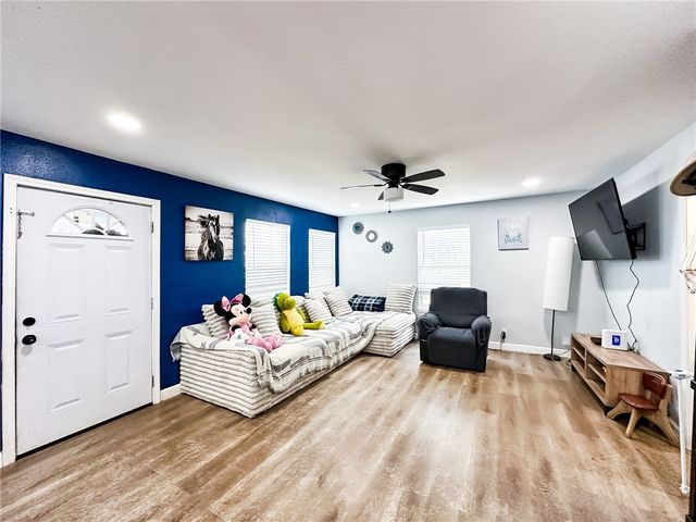 1213 Main Dr, Corpus Christi, TX 78409