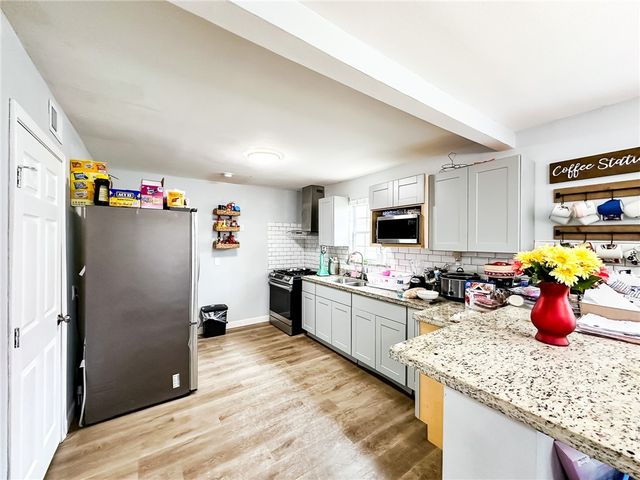 1213 Main Dr, Corpus Christi, TX 78409