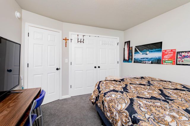 725 Prairie Avenue, Horace, ND 58047
