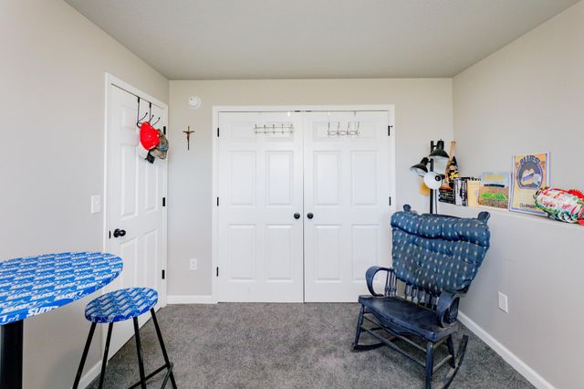 725 Prairie Avenue, Horace, ND 58047