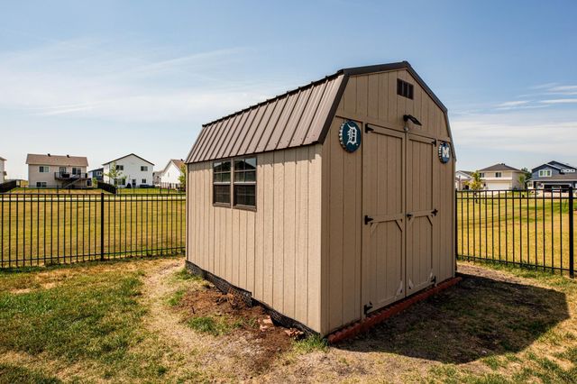 725 Prairie Avenue, Horace, ND 58047