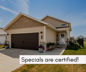 725 Prairie Avenue, Horace, ND 58047