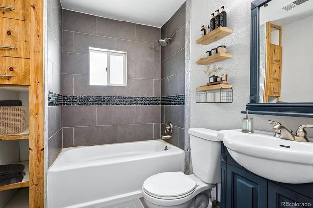 2028 W Adriatic Place, Englewood, CO 80110