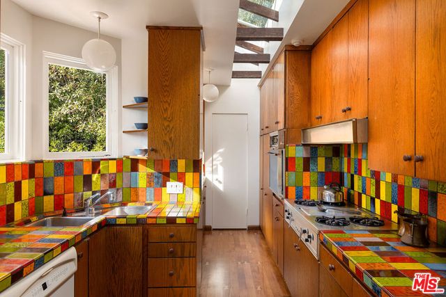 7837 Woodrow Wilson Drive, Los Angeles, CA 90046