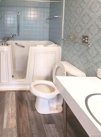 1042 Trevor Place, Detroit, MI 48207