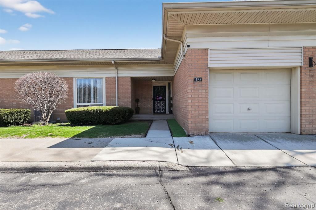 1042 Trevor Place, Detroit, MI 48207