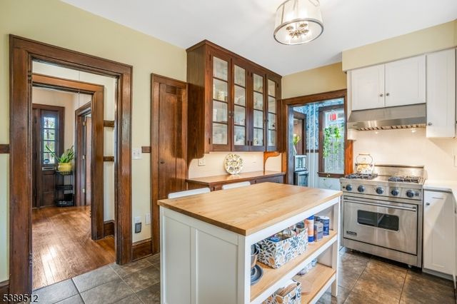 270 Altamont Pl, Somerville Boro, NJ 08876