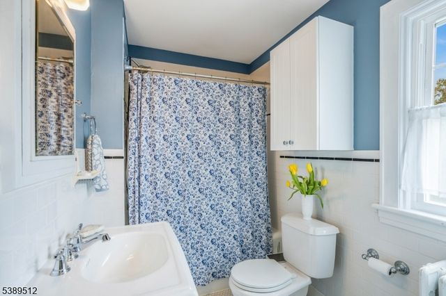 270 Altamont Pl, Somerville Boro, NJ 08876