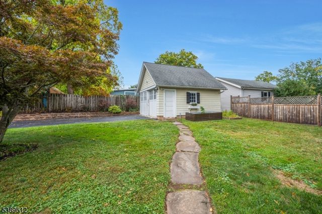 270 Altamont Pl, Somerville Boro, NJ 08876
