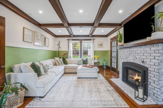 270 Altamont Pl, Somerville Boro, NJ 08876