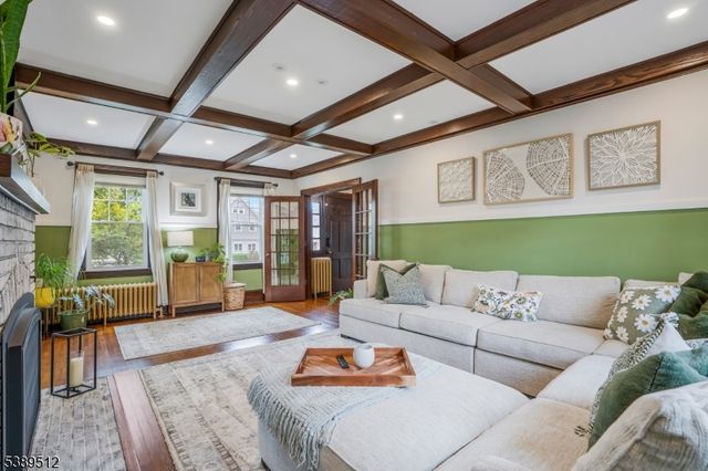 270 Altamont Pl, Somerville Boro, NJ 08876