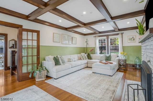 270 Altamont Pl, Somerville Boro, NJ 08876