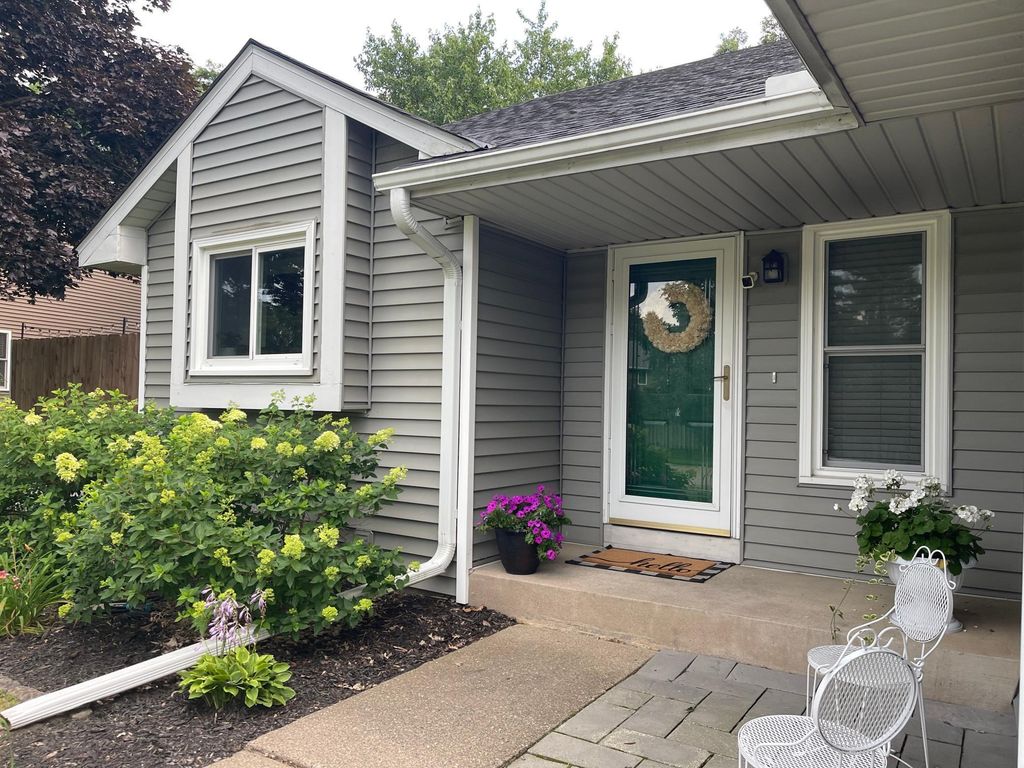 9719 Penn Avenue N, Brooklyn Park, MN 55444