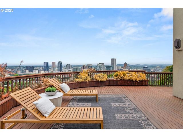 1558 Sw UPPER HALL St, Portland, OR 97201