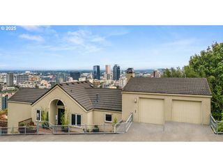 1558 Sw UPPER HALL St, Portland, OR 97201