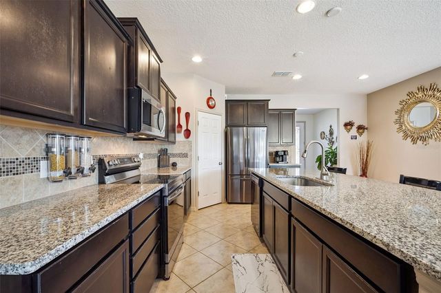 8734 HINSDALE HEIGHTS DRIVE, Polk City, FL 33868