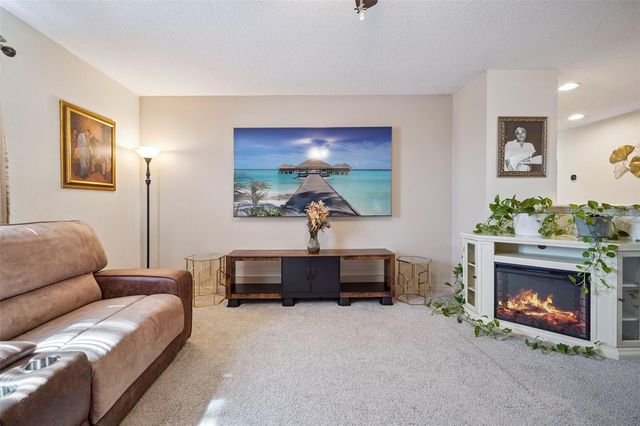 8734 HINSDALE HEIGHTS DRIVE, Polk City, FL 33868