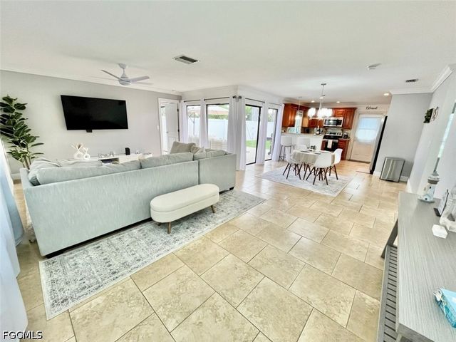 2314 SE 18th PL, Cape Coral, FL 33990