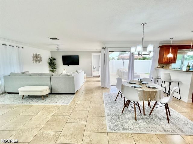2314 SE 18th PL, Cape Coral, FL 33990