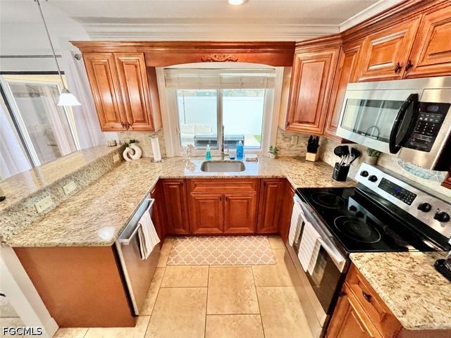 2314 SE 18th PL, Cape Coral, FL 33990