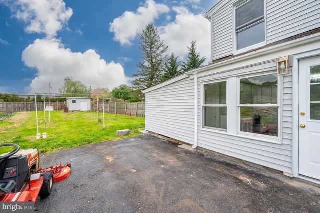 467 HILL RD, Robesonia, PA 19551