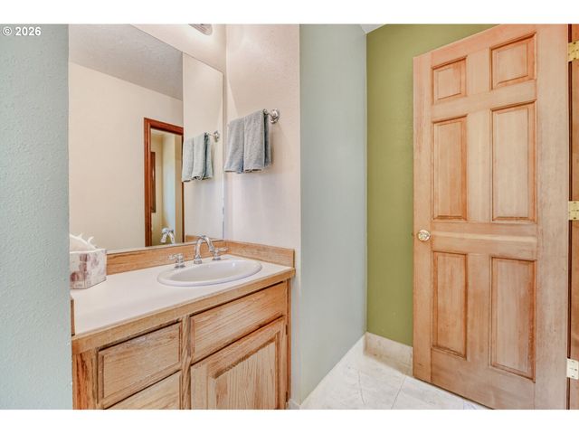 3162 Ne JACKSON ROAD Loop, Hillsboro, OR 97124