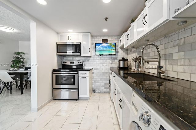 17890 W Dixie Highway 603, North Miami Beach, FL 33160