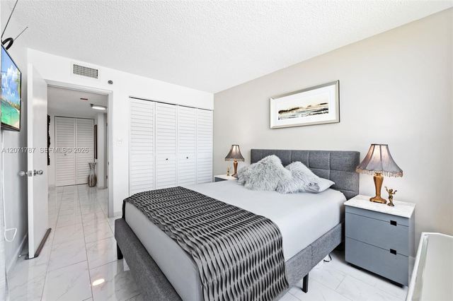 17890 W Dixie Highway 603, North Miami Beach, FL 33160