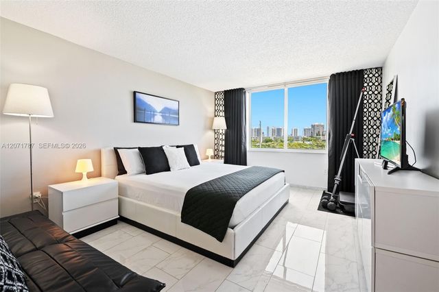 17890 W Dixie Highway 603, North Miami Beach, FL 33160