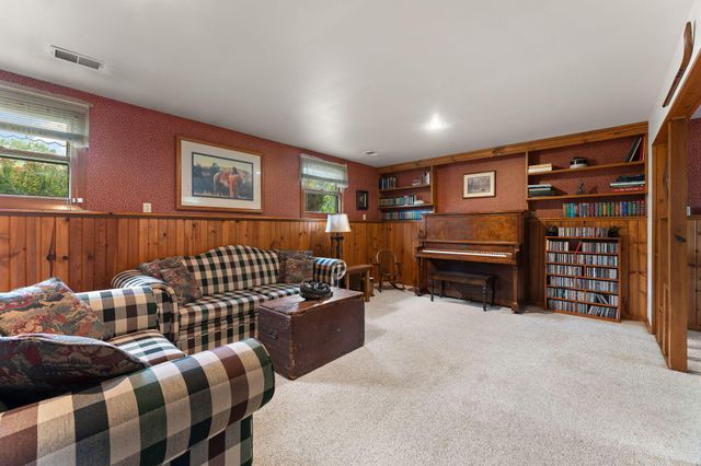 618 Dogwood Drive, Michigan City, IN 46360