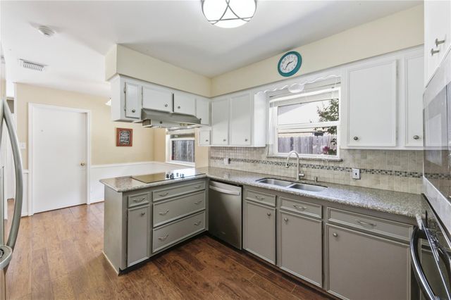 4118 Long Grove Drive, Seabrook, TX 77586