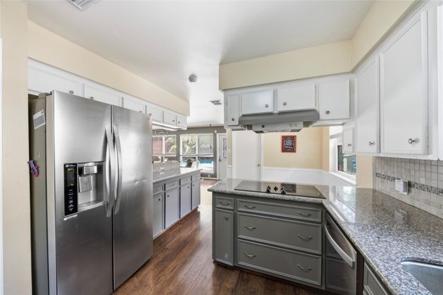 4118 Long Grove Drive, Seabrook, TX 77586