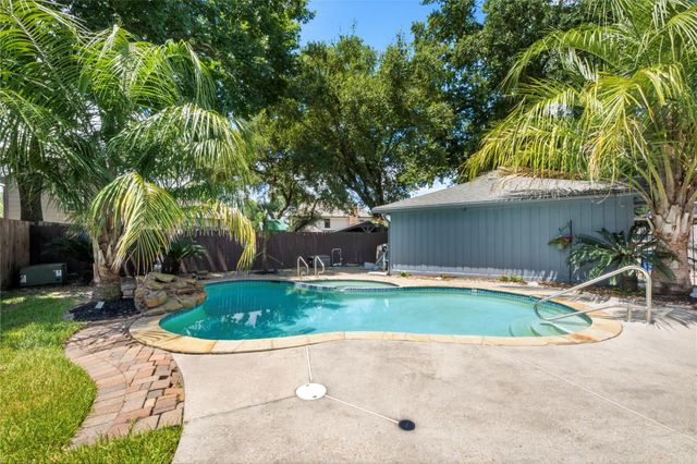 4118 Long Grove Drive, Seabrook, TX 77586