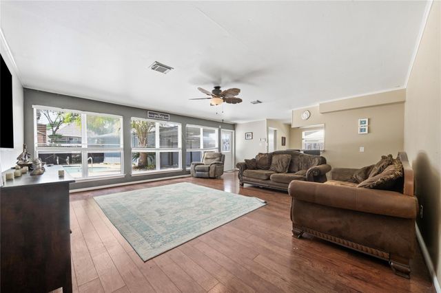 4118 Long Grove Drive, Seabrook, TX 77586