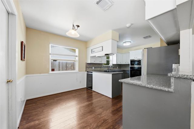 4118 Long Grove Drive, Seabrook, TX 77586