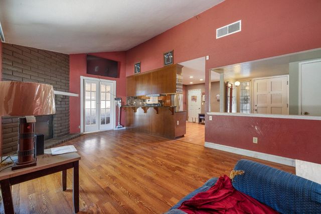 808 Cadillac Dr, Modesto, CA 95351